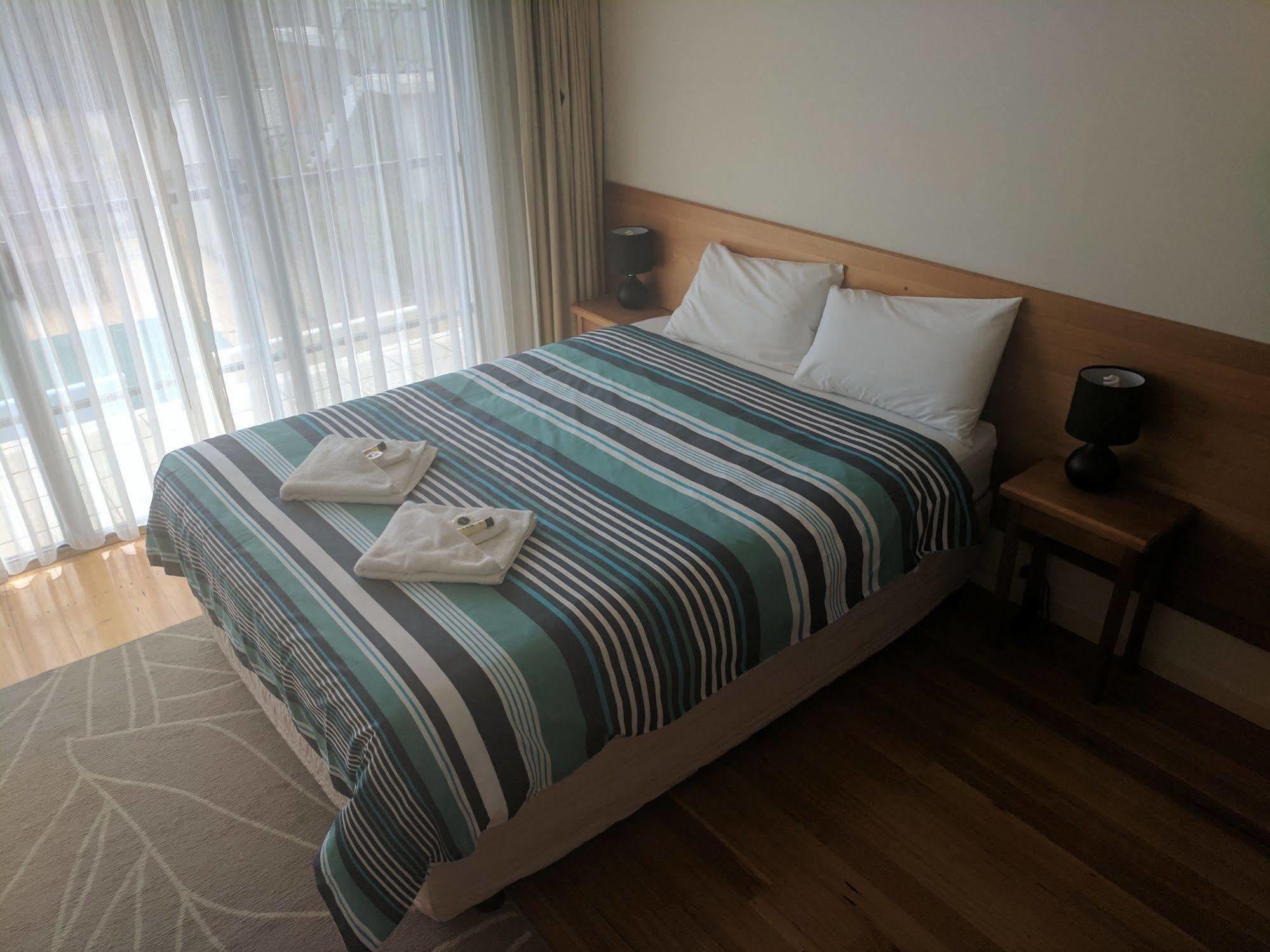 Metung Waters Motel And Apartments Екстериор снимка