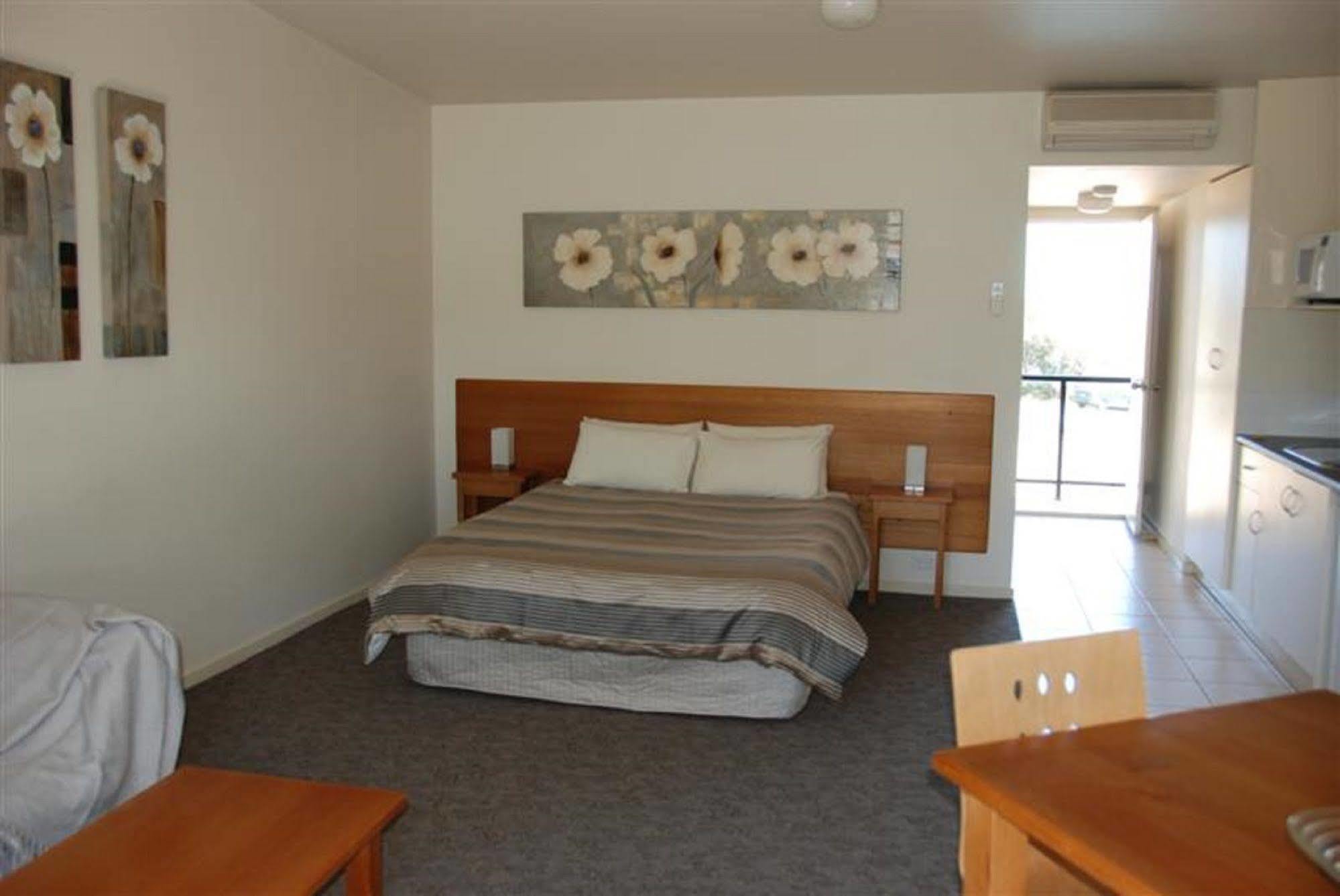 Metung Waters Motel And Apartments Екстериор снимка